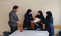 تجلیل از کارکنان دارای سه فرزند در هفته ملی جمعیت